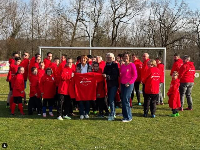 Regenjackenspende der Fa. Urzinger