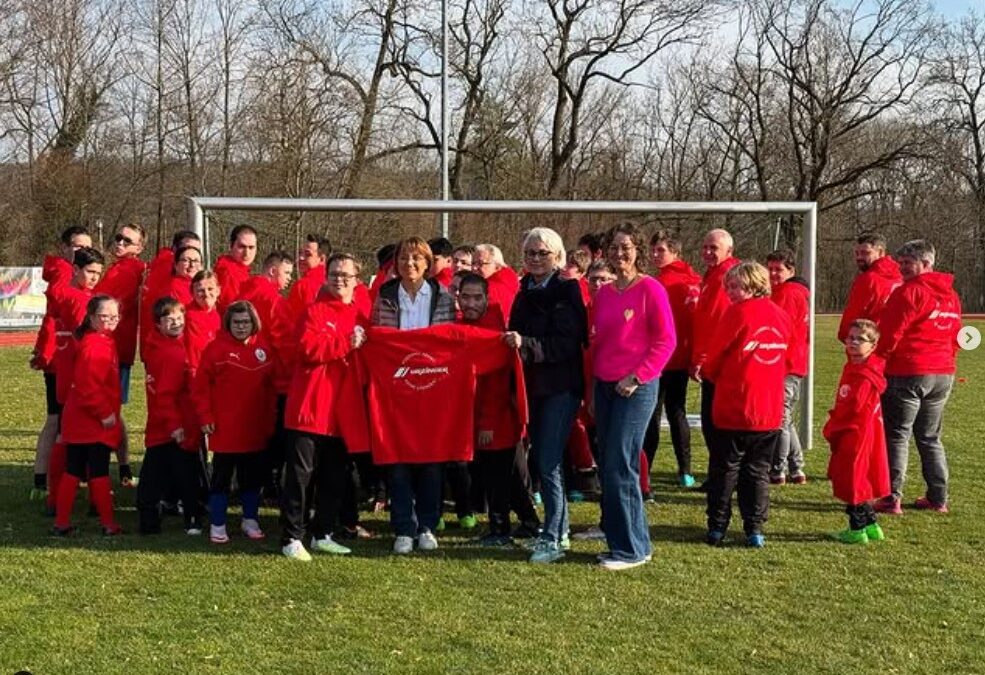 Regenjackenspende der Fa. Urzinger