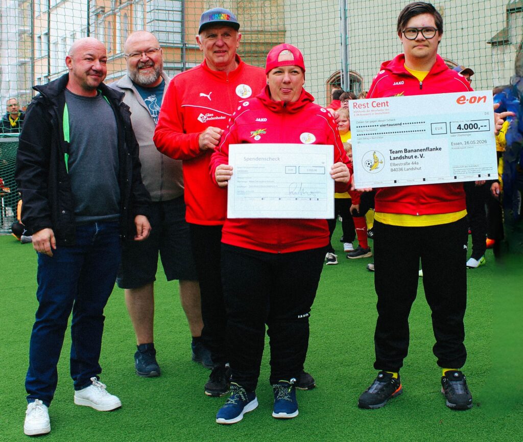 E.ON-Spende ermöglicht Trainingslager für Team Bananenflanke Landshut